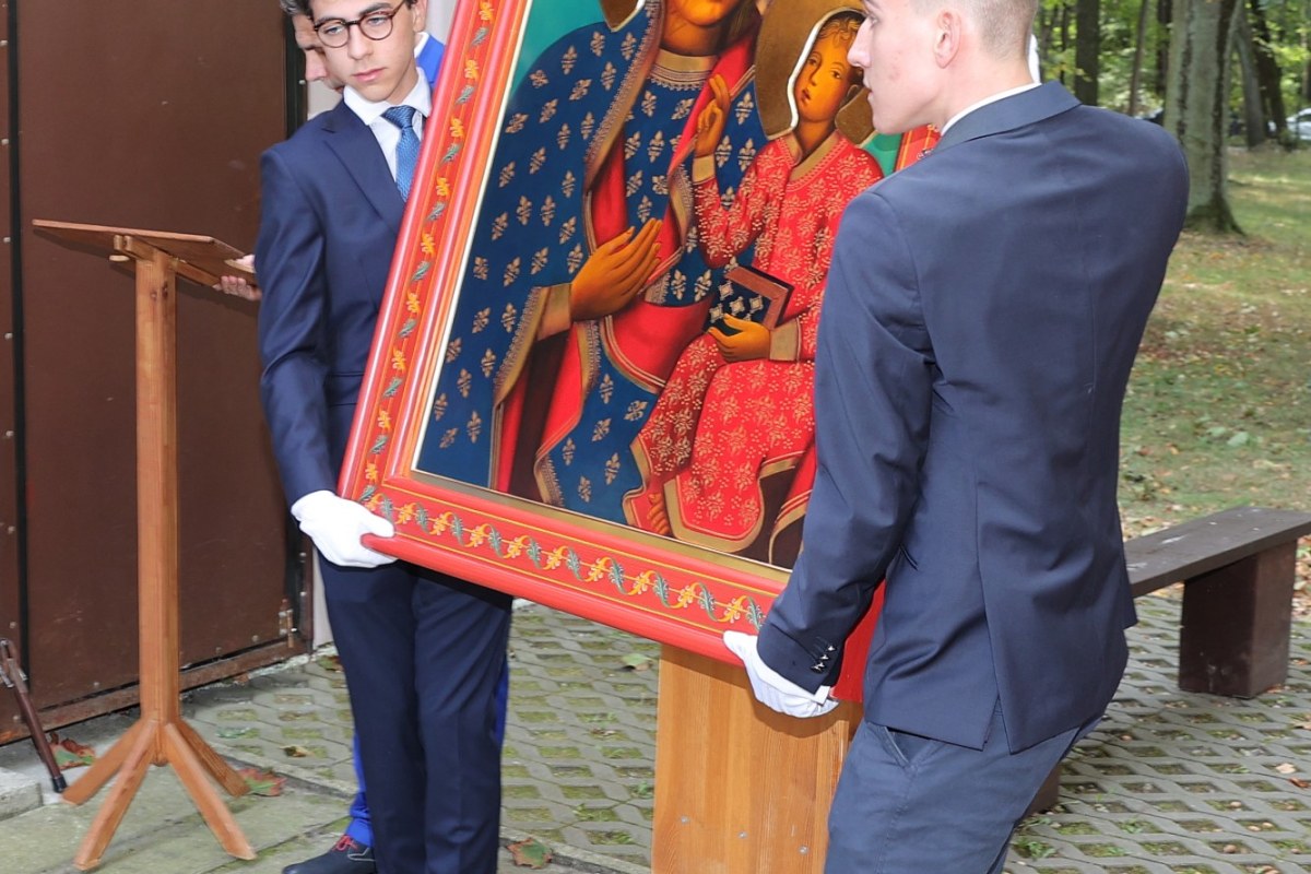 Wniesienie obrazu Matki Bożej Jasnogórskiej do kaplicy