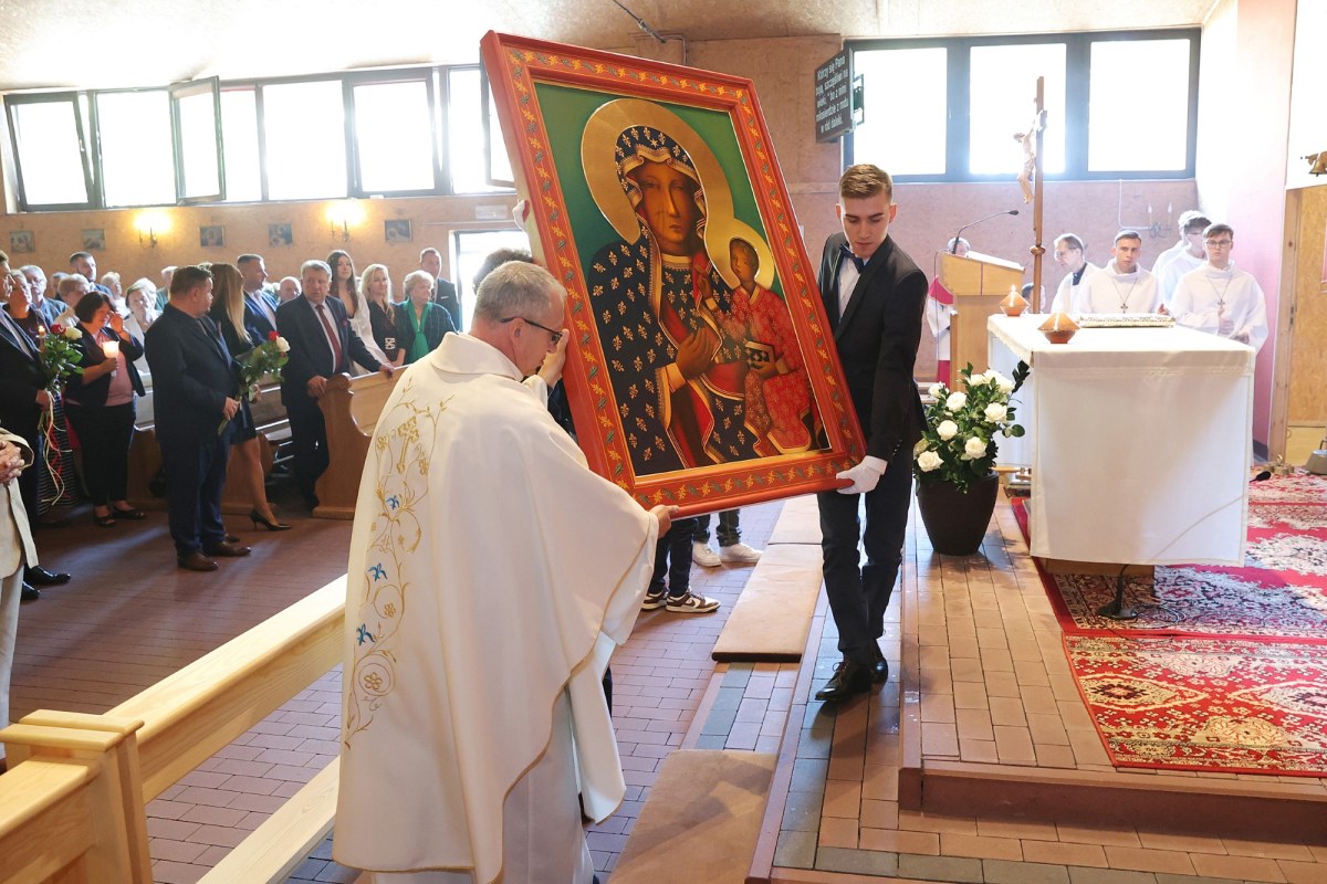 Wniesienie obrazu Matki Bożej Jasnogórskiej do kaplicy